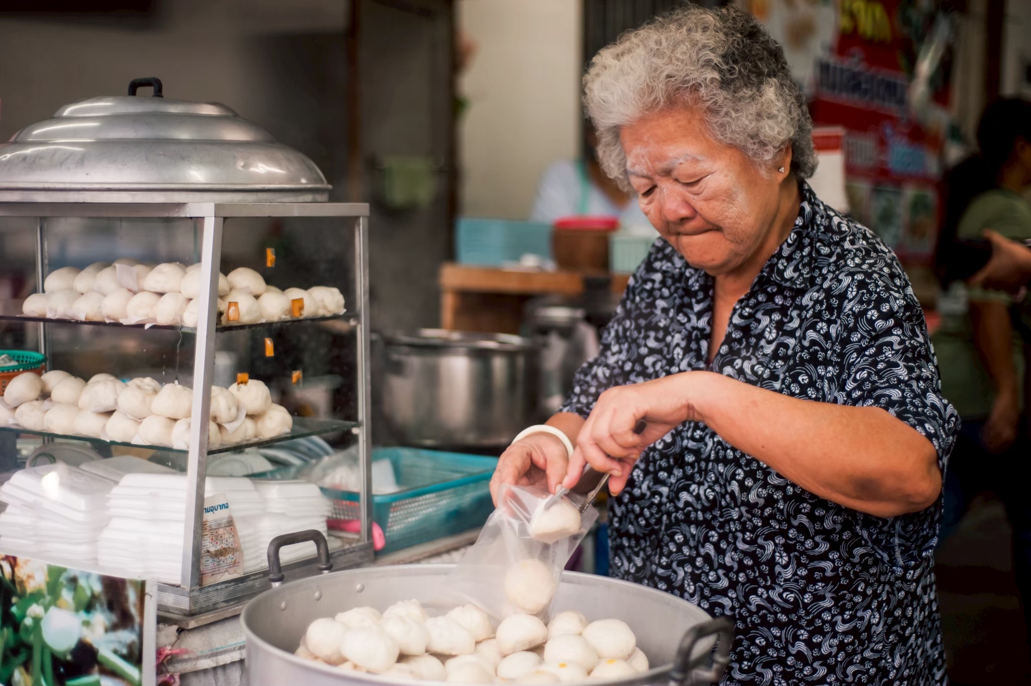 โจ๊กป้าเหมี่ยว ป้าอึ่งคีบซาลาเปา