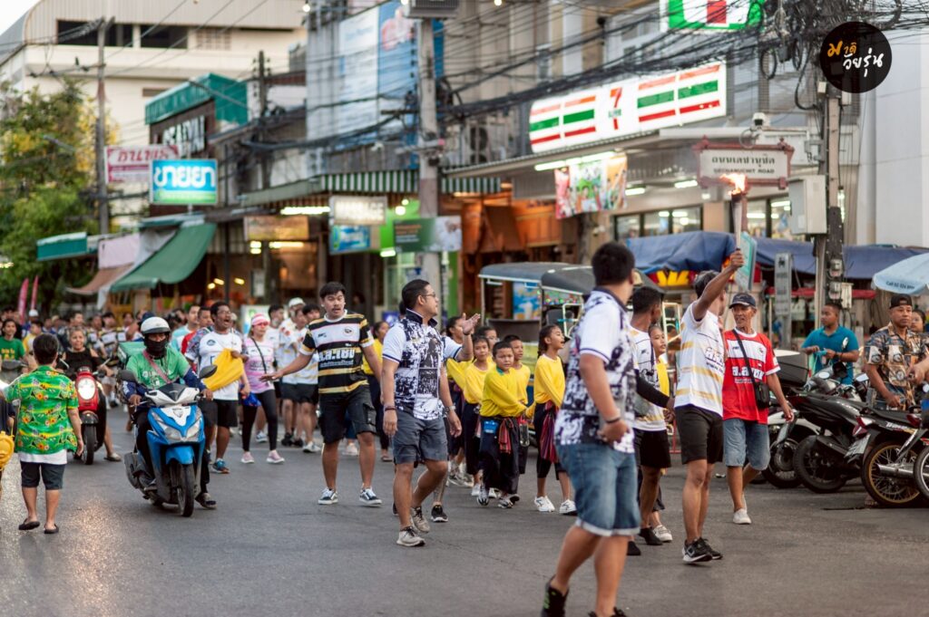 ผีพุ่งไต้-ขบวนผ่านจุดต่าง ๆ ของเมืองหัวหิน
